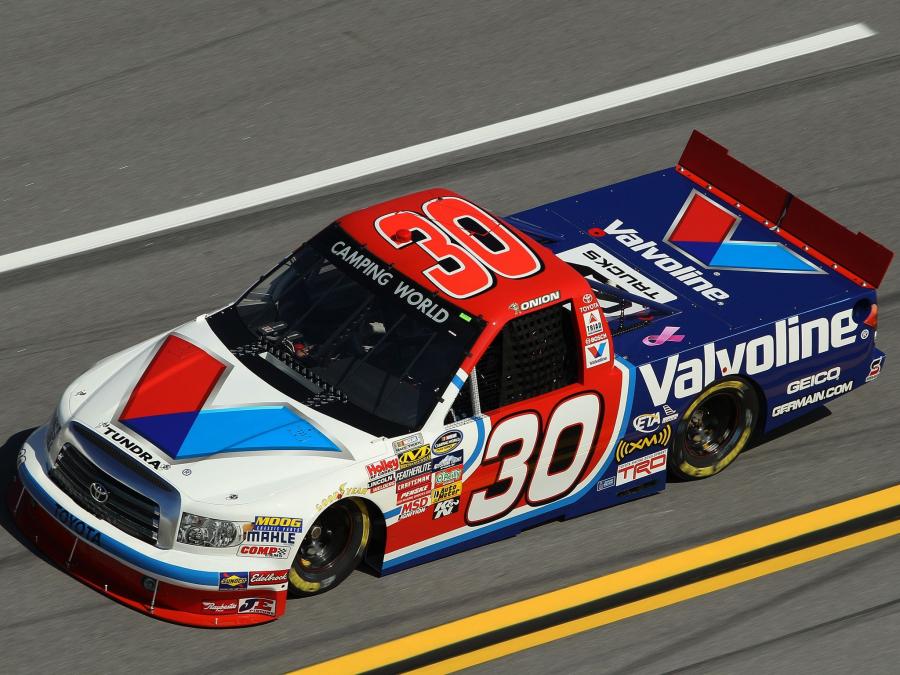  Toyota Tundra NASCAR Camping World Series Truck 2009 года  (фото 2 из 12)